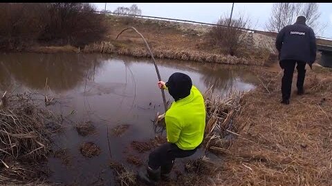 V odnoy lodke | Завтрак на утренней рыбалке. | Instagram