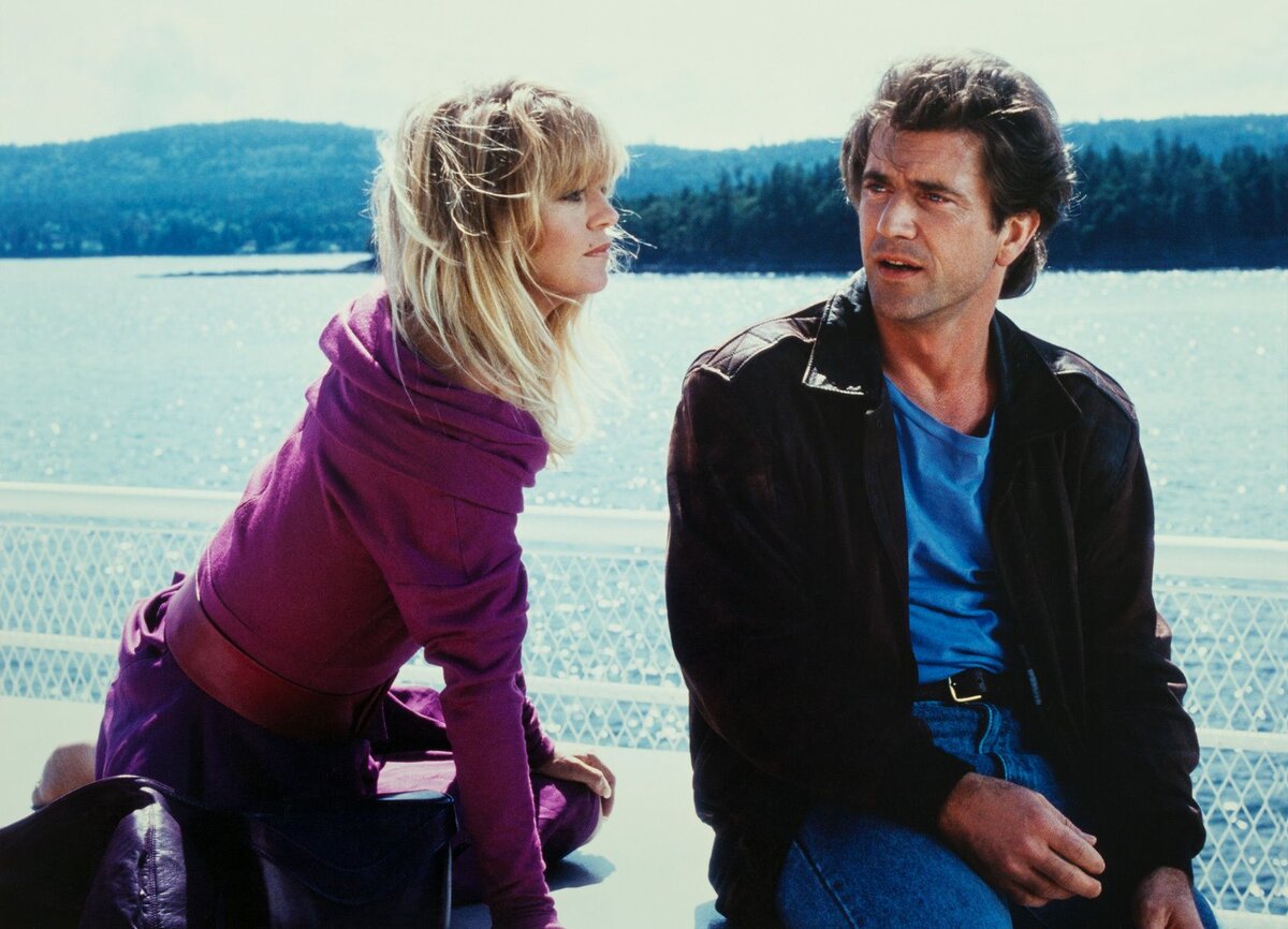 Кадр из фильма "Птичка на проводе" (1990)