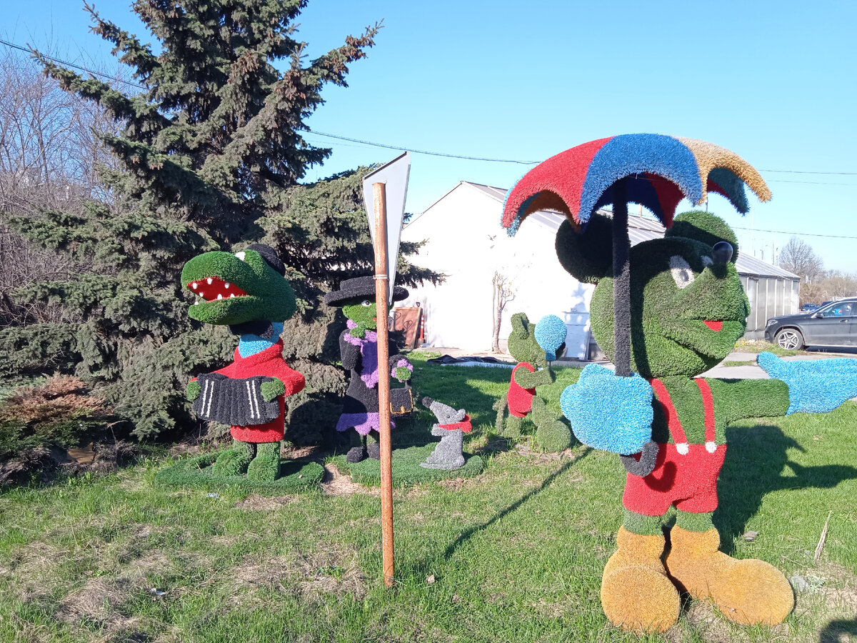 Провожали меня с песнями