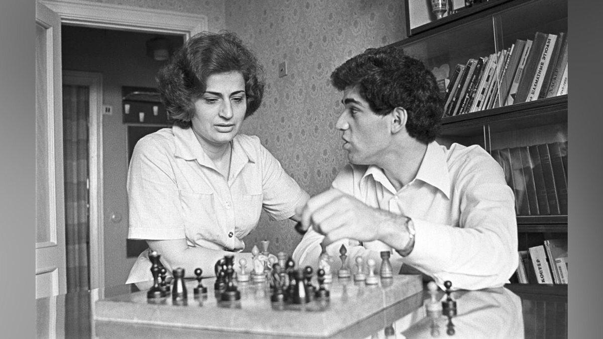 Гарри Каспаров с мамой