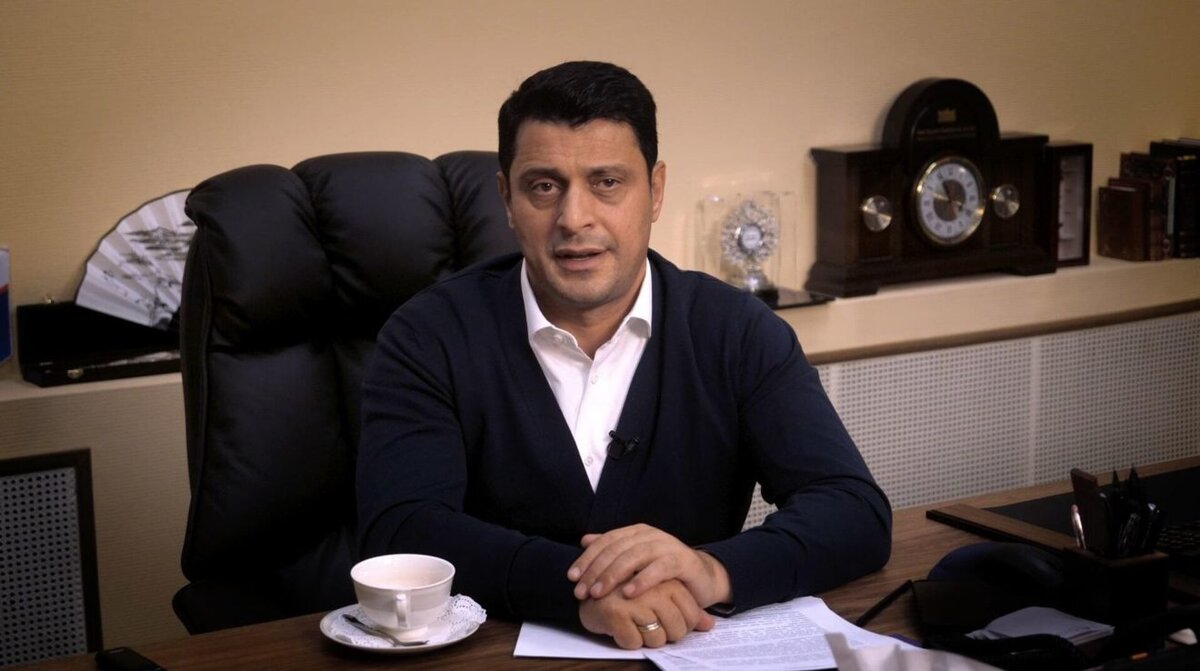 Уважаемый Герман Рашбилович! 
Поздравляю Вас с великим праздником Песах, который имеет особое значение для последователей иудаизма.
Что бы ни происходило, мы не должны забывать о своих корнях и о величайших событиях истории своего народа, а должны бережно передавать их нашим потомкам.
Большую работу в данном направлении ведет фонд " СТМЭГИ" ее можно назвать одной из самых активных и ярких в России. Создаются новые религиозные, образовательные и культурные центры, открываются музеи и выставки, ведется большая просветительская и благотворительная работа, расширяются межрегиональные и международные контакты.
Вы вносите значительный вклад в развитие межконфессионального диалога и укрепление межнационального мира и согласия в нашей стране.
Здоровья Вам и Вашей семье! 
Хаг Песах самеах!
С уважением:
Тельман Гаджалиев(Таирли) 
Председатель Национально - Культурной Автономии Азербайджанцев г. Дербента, эксперт Общественной Палаты Республики Дагестан, член Консультативного совета по делам Национально-культурных автономий при главе городского округа «город Дербент».