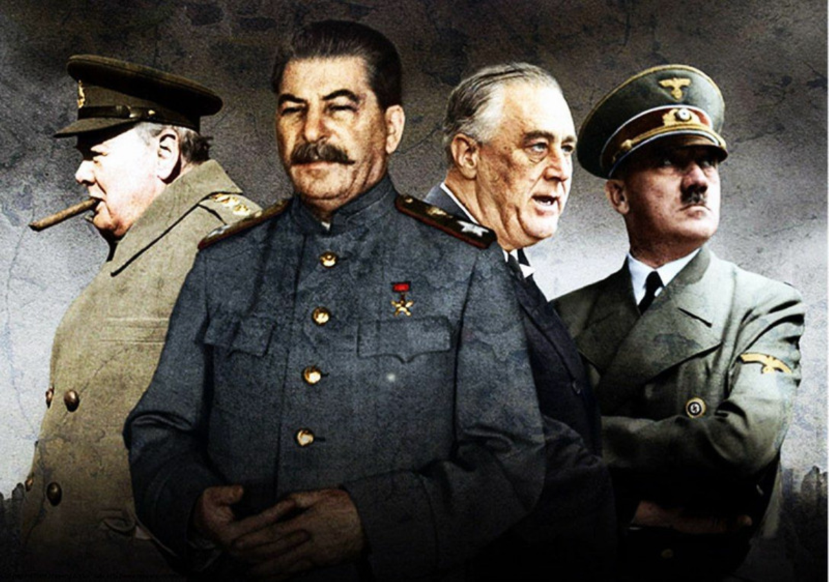 И.В. Сталин в центре
