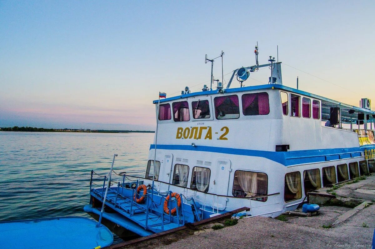 Прогулочный теплоход Волга-2