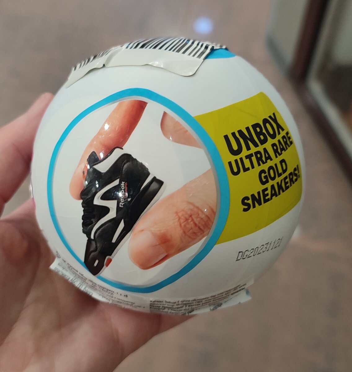 Zuru Mini Brands Sneakers