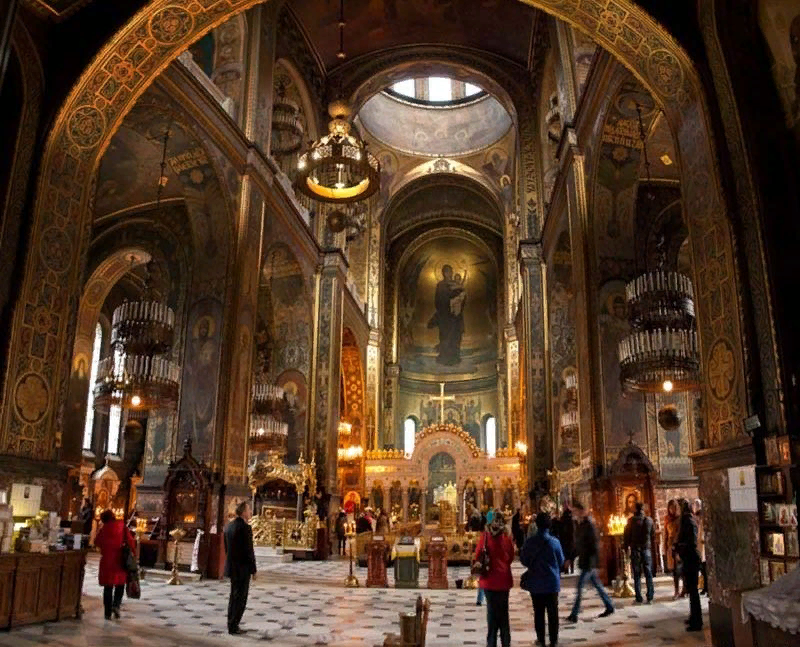 Ένα εκπληκτικό φαινόμενο σημειώθηκε στο Κίεβο, όπου η Μητέρα του Θεού εμφανίστηκε στους τοίχους του καθεδρικού ναού. Τη συνόδευαν Άγγελοι και το μωρό κάνει μια ασυνήθιστη χειρονομία. Τι ήταν και πότε, θα πούμε περαιτέρω.-5