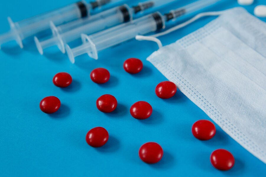 О таком явлении, как образование тромбов, слышали многие. Чтобы предотвратить их появление и другие осложнения, может проводиться антикоагулянтная терапия.