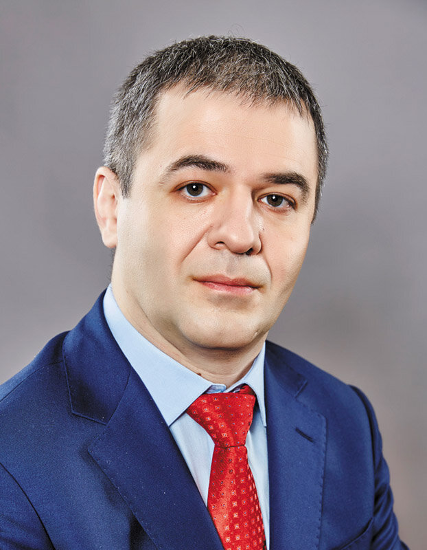 На фото Рубен Энфиаджян – тот самый выступающий из ПФР