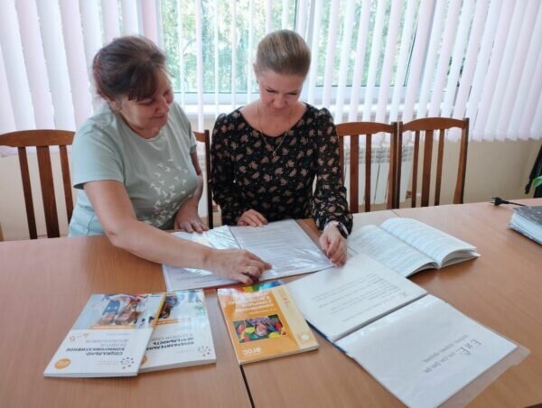    Светлана ПАРХУТОВА и Наталья СЕРЕБРЯКОВА