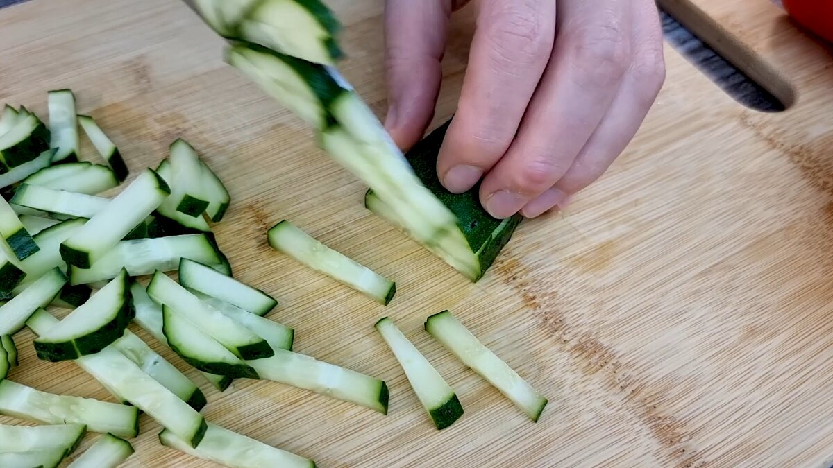 Легкий салат с мясом и овощами 