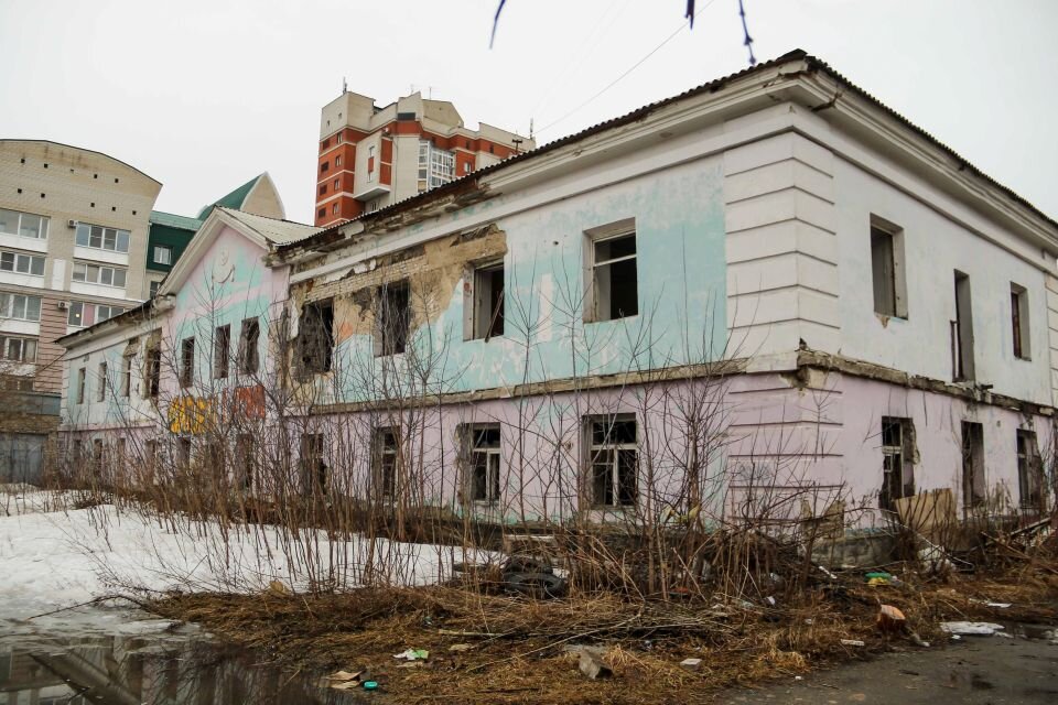    Заброшенное здание на проспекте, 125. Источник: Виталий Барабаш