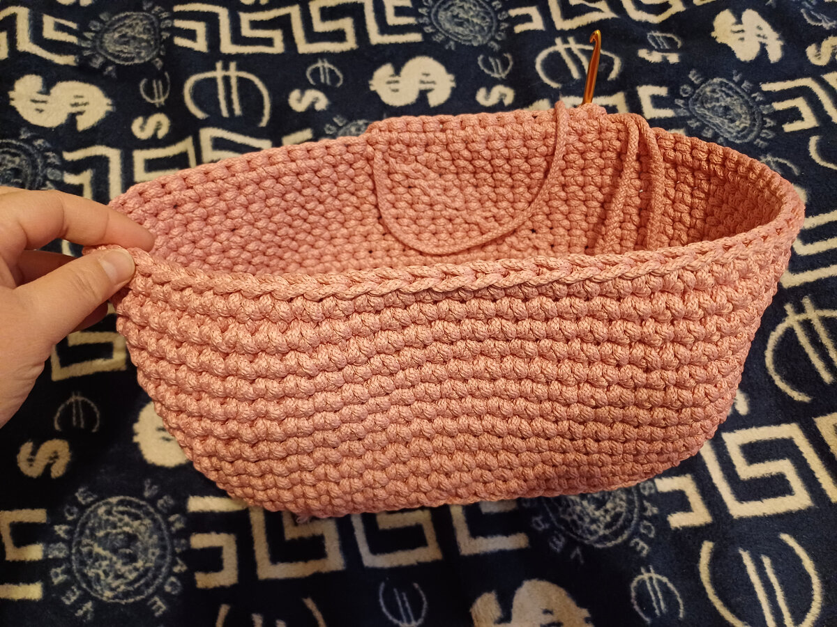 Цвет на деле светло-розовый