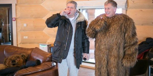 Вообще, бойцы и командиры восприняли эту новость радостно. И даже с некоторой надеждой, что это только начало и следом за решетку пойдут деятели совсем другого ранга. Наивные, конечно.-8