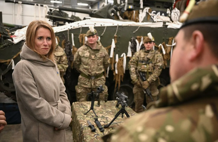 Кая Каллас: а я люблю военных, красивых, здоровенных! (фото с сайта newins.ru)