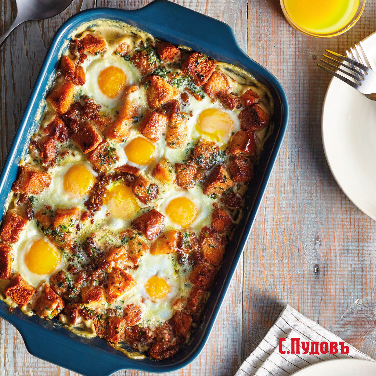 Хлебная запеканка с яйцами и мясом в духовке