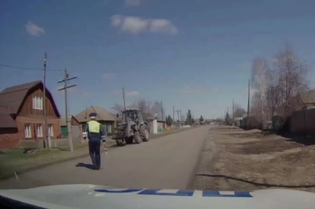    Тракторист был пьяным.