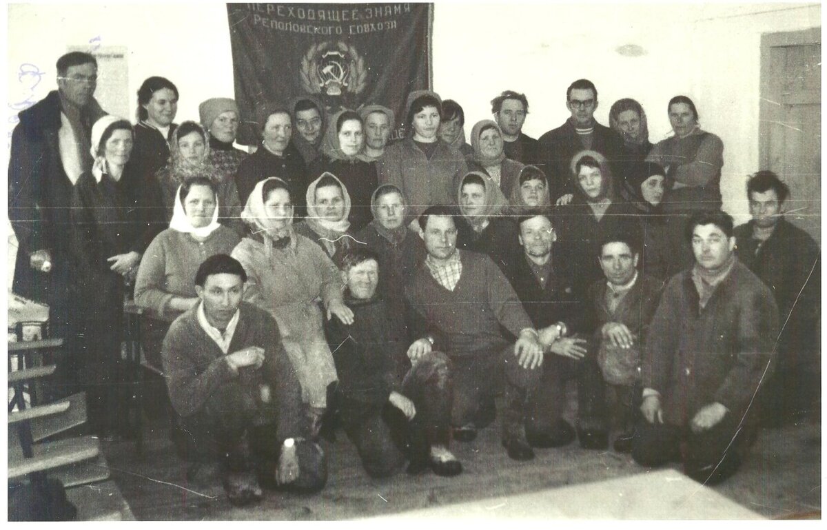    Первый в округе совхоз