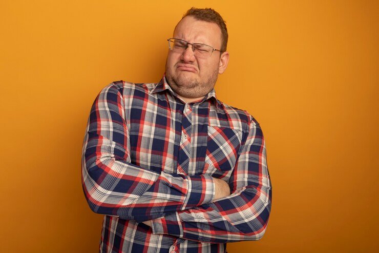 источник фото: https://ru.freepik.com/free-photo/man-in-glasses-and-checked-shirt-dissatisfied-with-frowning-face-with-crossed-arms-standing-over-orange-wall_13013252.htm#fromView=search&page=1&position=51&uuid=af38dc15-2a8d-47c1-8a04-322be12af7c0