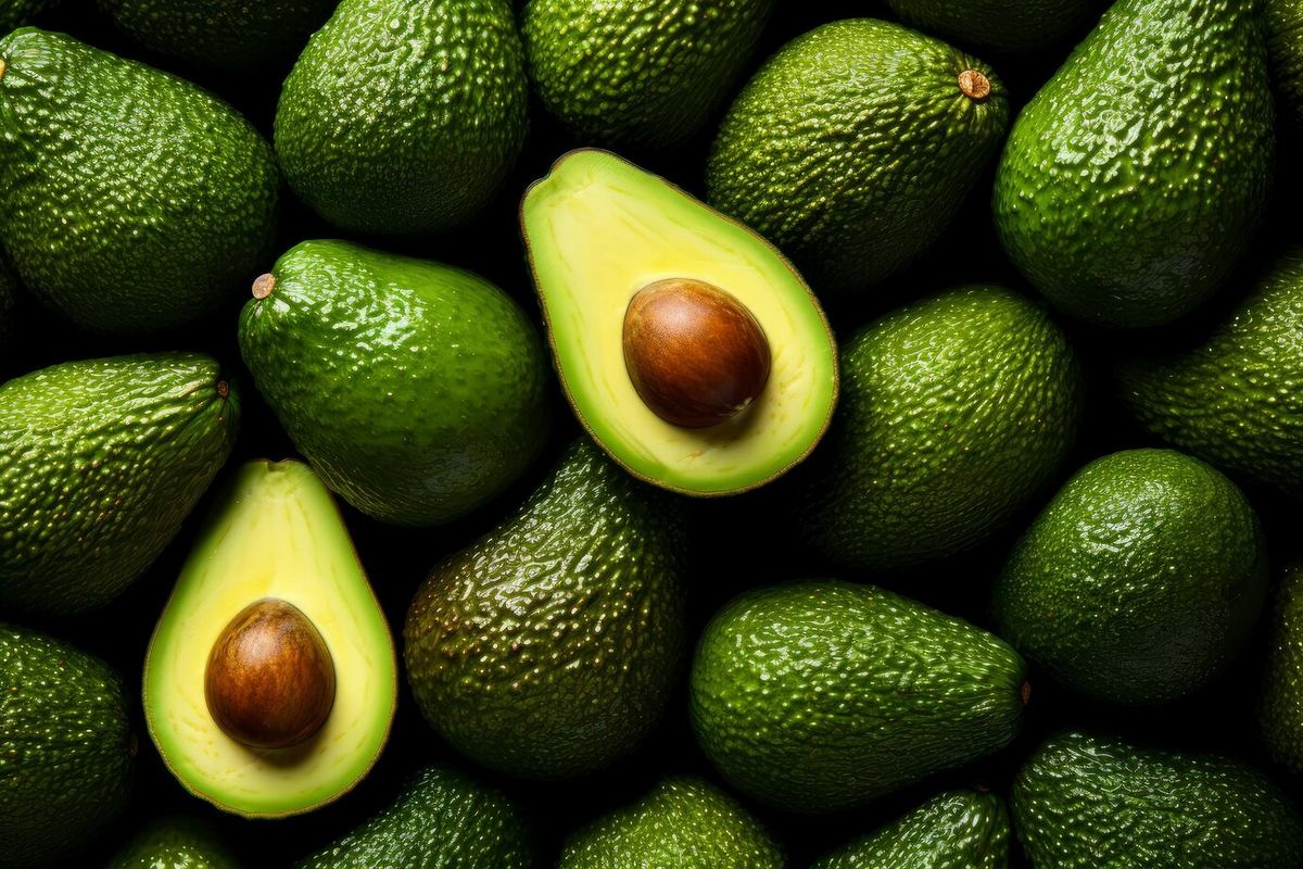 Авокадо, нативное для Центральной Америки, долгое время считалось экзотическим фруктом, но сегодня оно завоевало мировую популярность благодаря своим уникальным вкусовым качествам и невероятным...