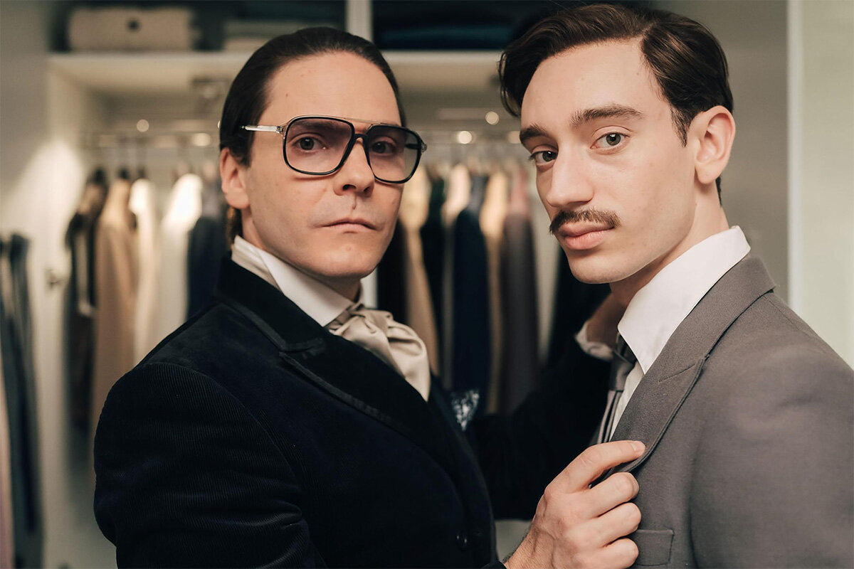 Disney+📷Кадр из сериала Becoming Karl Lagerfeld