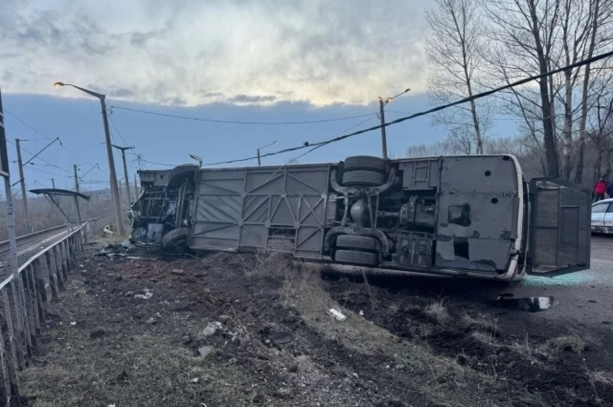    Новокузнечанам сообщили, почему опрокинулся автобус и пострадали 10 человек