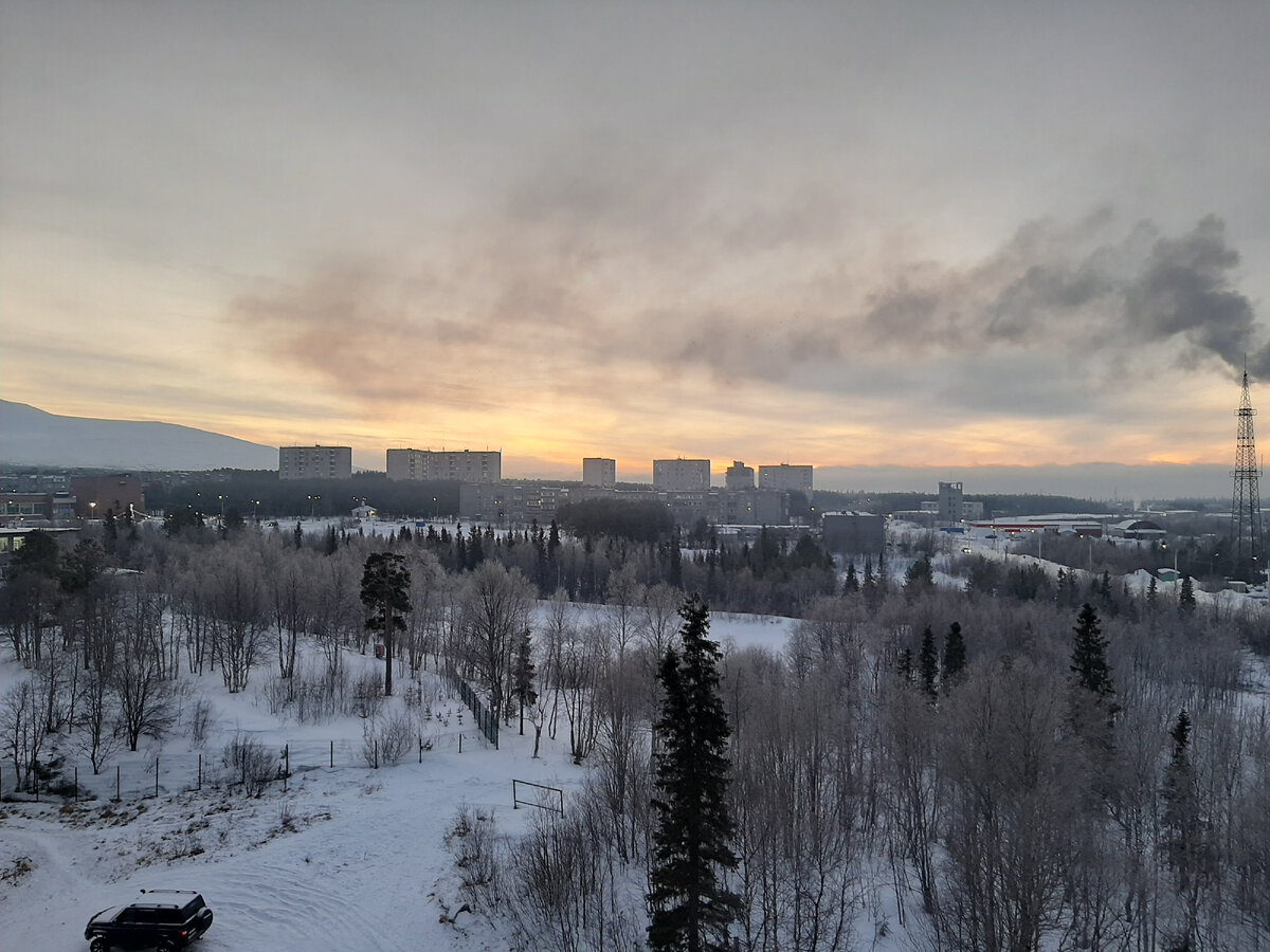 27.01.22 - по календарю полярная ночь уже закончилась, но солнце ещё только обещает появиться из-за Хибин