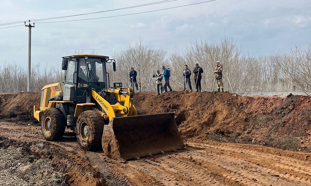    Спасение утопающих - дело рук самих утопающих