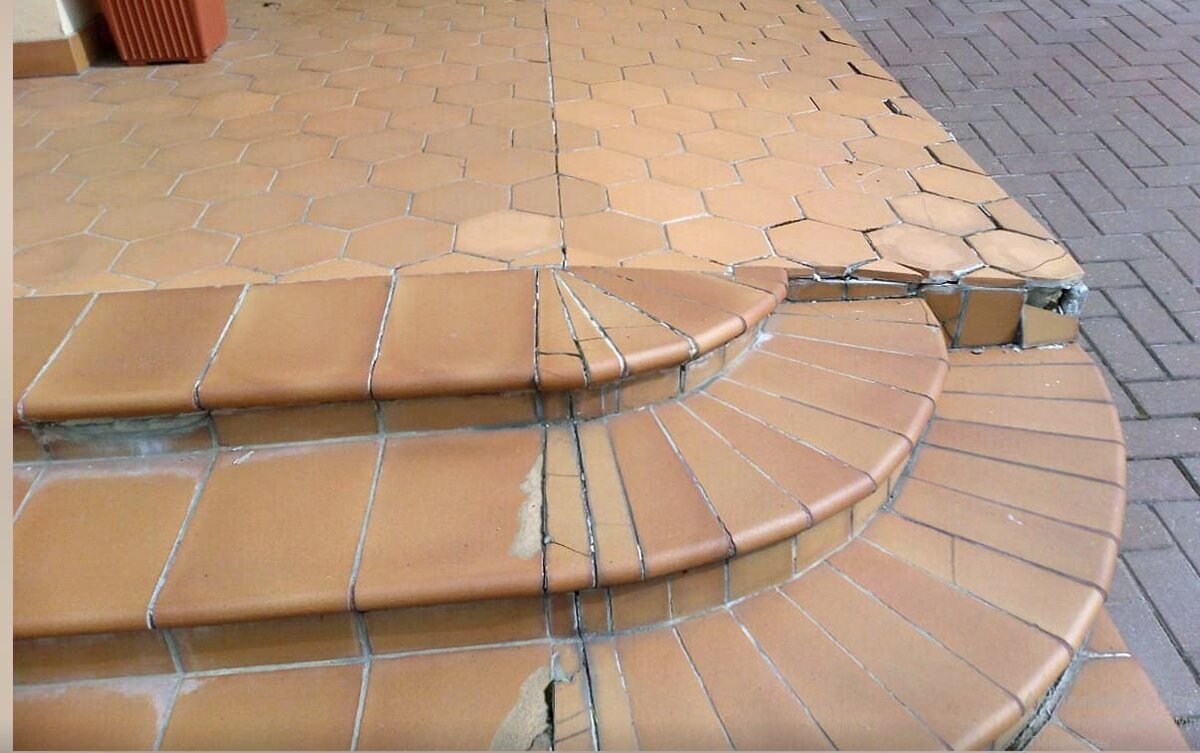 Разрушение основания.