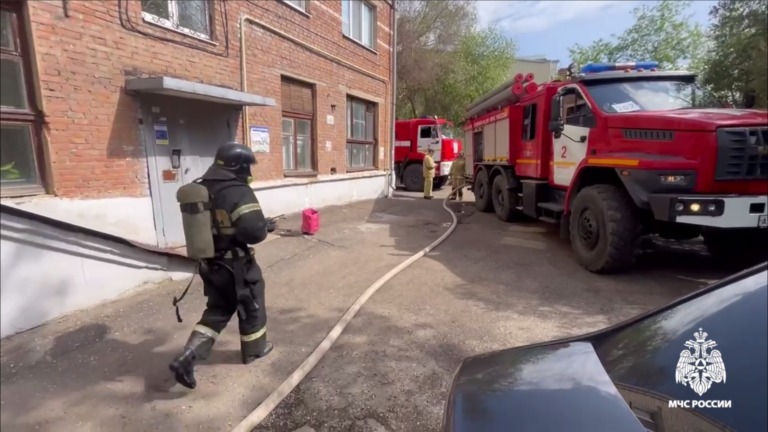    На пожаре в пятиэтажке на Краснознаменной в Оренбурге спасена женщина Белов Михаил Александрович