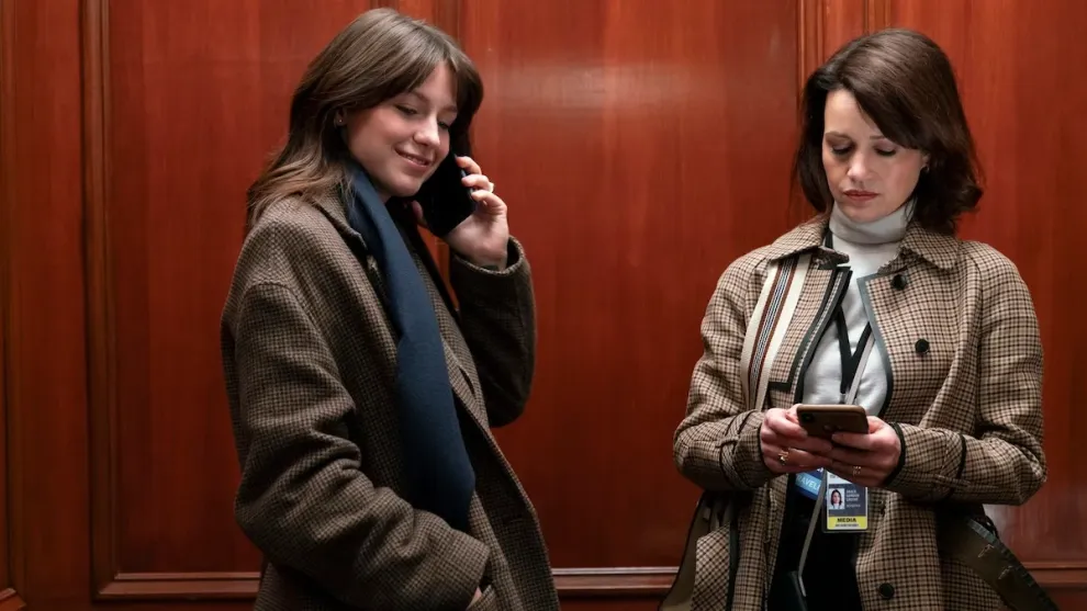 Кадр из сериала «The Girls on the Bus» / фото: thewrap.com