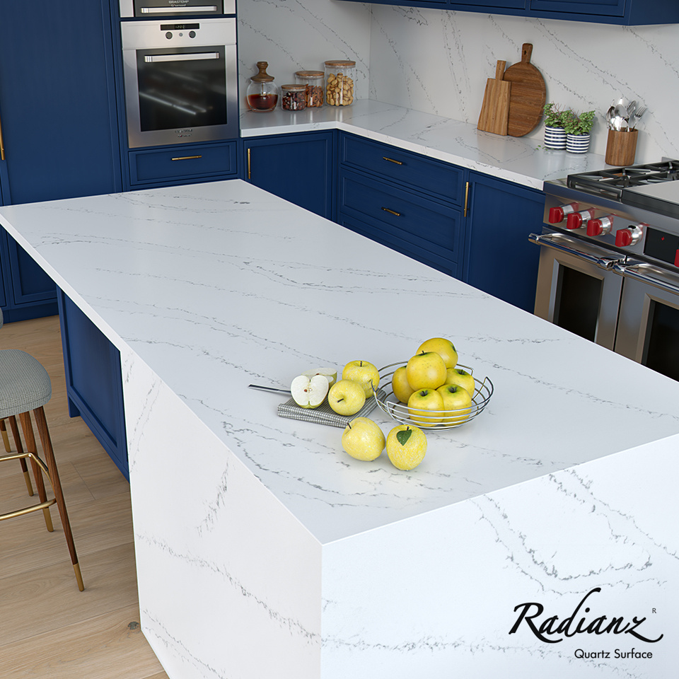 Декор Calacatta Veneto CV130 в оформлении острова на кухне