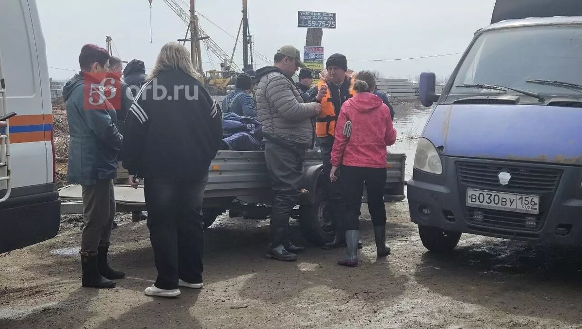 В режиме ожидания. Оренбуржцы не могут получить положенные из-за паводка  выплаты | 56orb.ru | Дзен