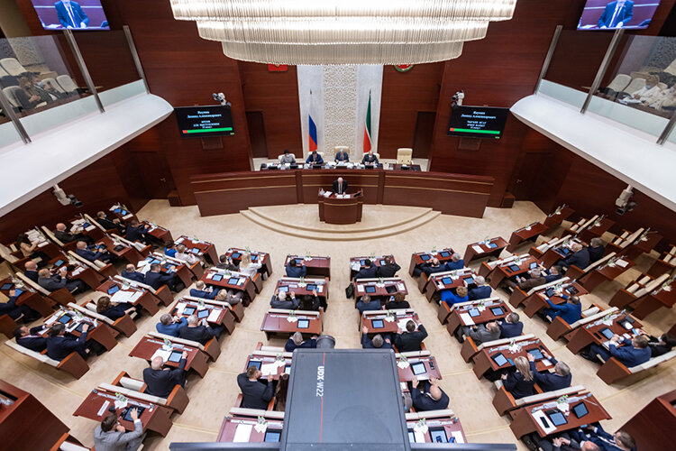    Согласно подсчетам (оговоримся, предварительным), более 60 депутатов нынешнего созыва участвуют в праймериз ЕР.   
Фото: Сергей Елагин