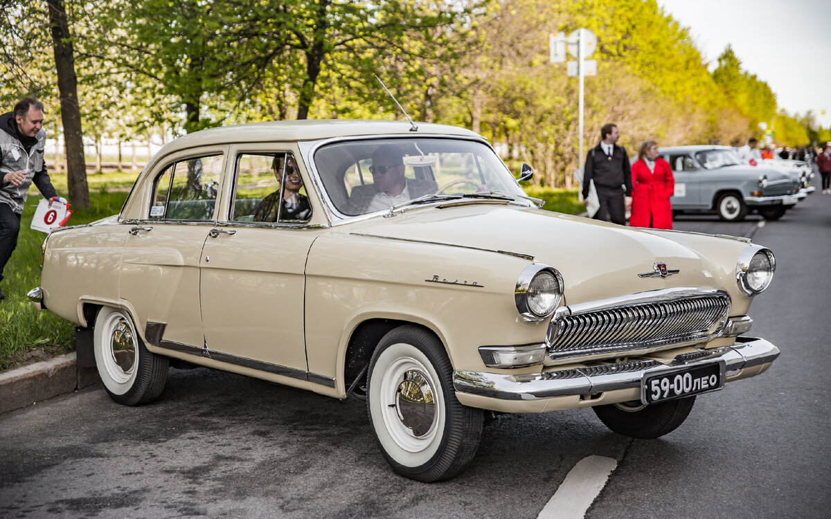 Фотогалерея VIII Петербургского парада ретро-транспорта: Легковые автомобили  | РетроЛайн: путешествие по Советскому Ленинграду | Дзен