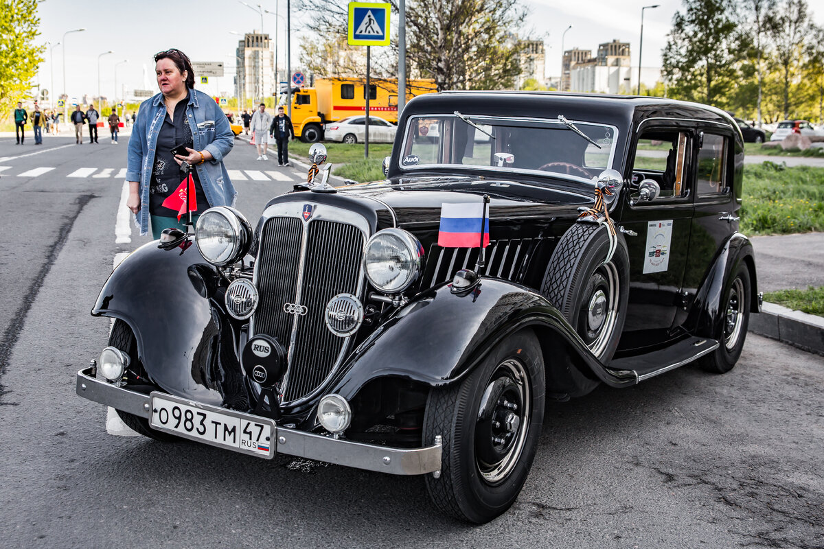 Фотогалерея VIII Петербургского парада ретро-транспорта: Легковые автомобили  | РетроЛайн: путешествие по Советскому Ленинграду | Дзен