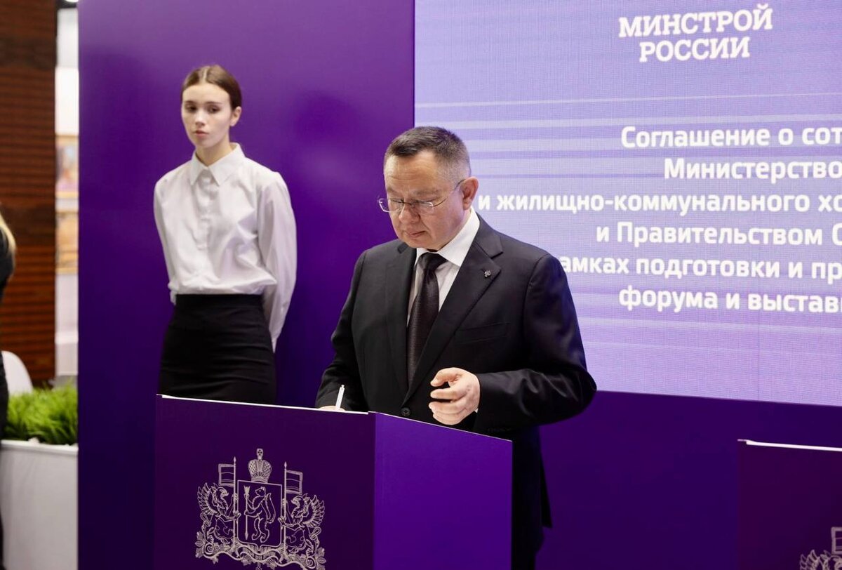 Министр Ирек Файзуллин посетил пострадавшие от паводка жилые микрорайоны и инфраструктурные объекты.  Фото: Фото: ФедералПресс / Иван Кабанов