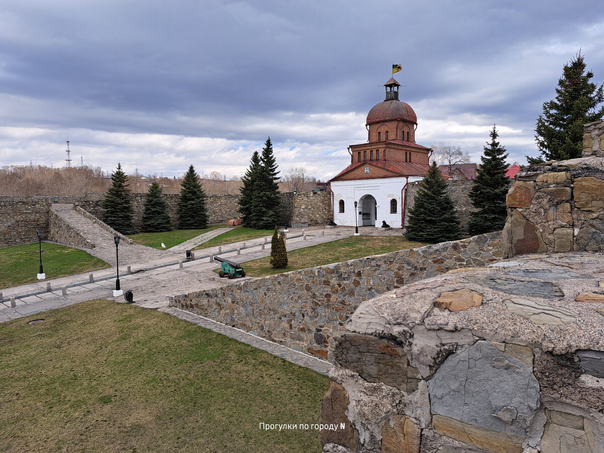 Листайте карусель