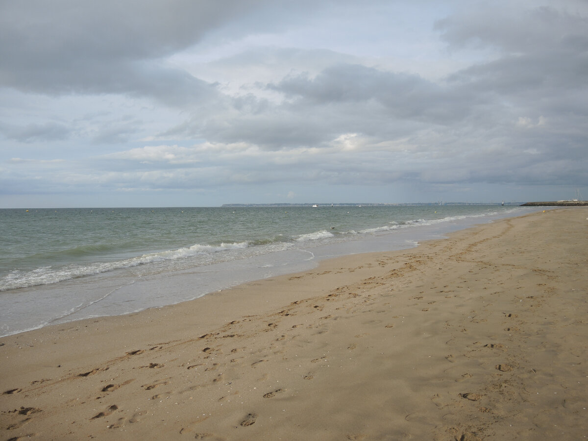 Дышим свежим морским воздухом на огромнейшем пляже