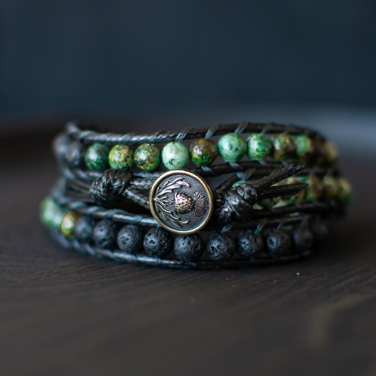 На фото браслет Чан-Лу из лавы и Африканской бирюзы, застежка "чертополох"