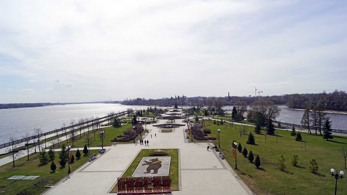 Легенда нашла своё отражение в гербе Ярославля. На нём изображён медведь с секирой