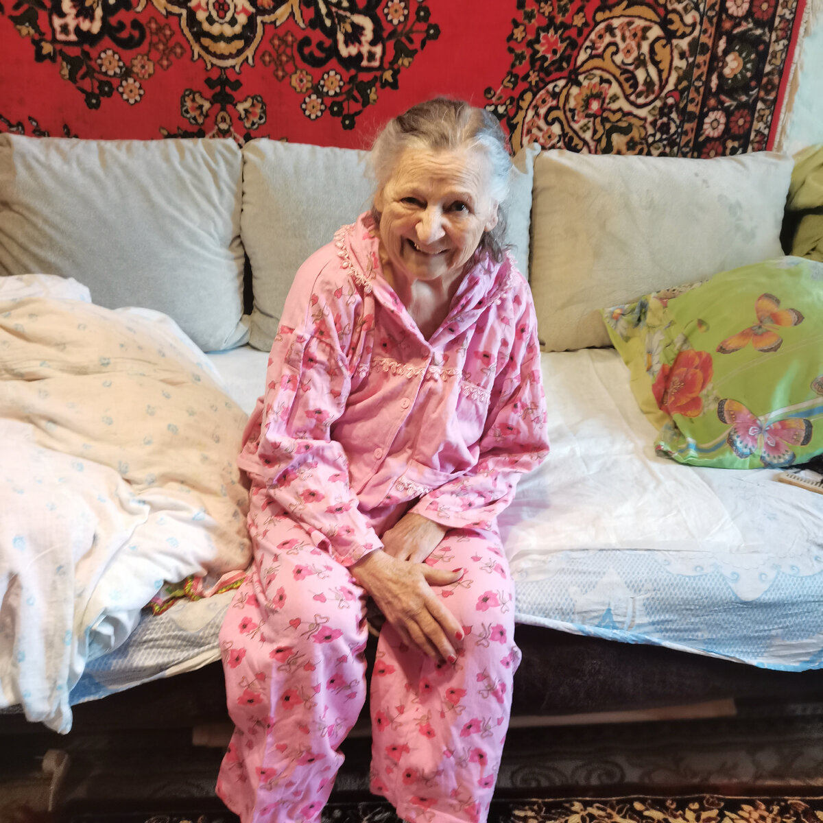 Скривилась. Перефоткать не стала, не напрягаю её. 