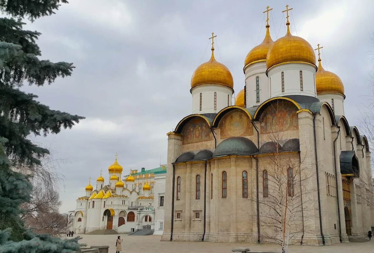 Сегодня мы поговорим о паломнических местах, которые находятся на территории нашей столицы.-2