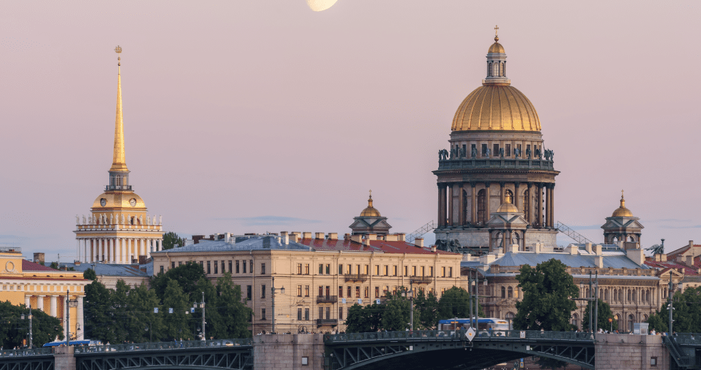 Не только Зимний: какие дворцы посмотреть в Санкт-Петербурге