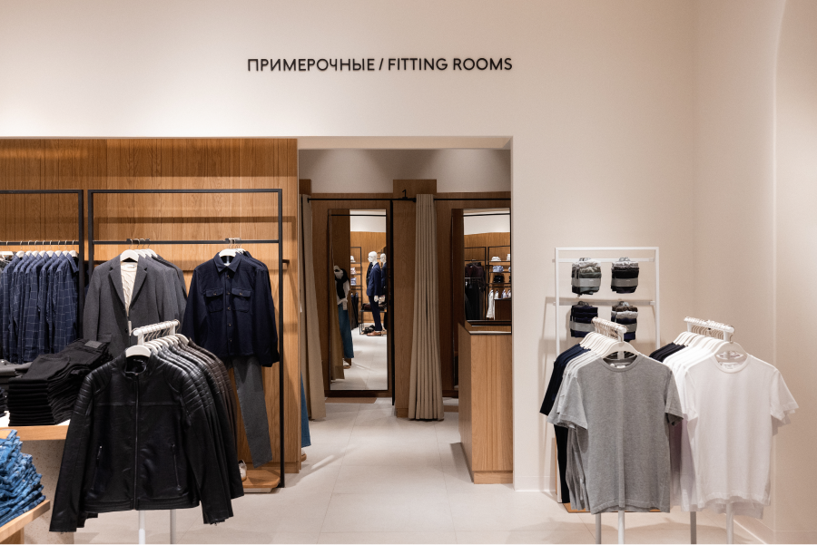    В Москве открылся самый большой магазин Mango в России (фото 1)