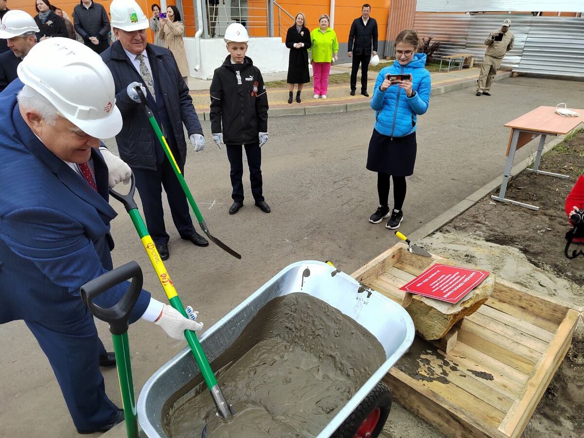    В Курской области началось строительство бассейна для Медвенской школы