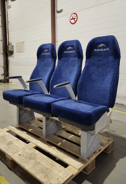 Пассажирские кресла для теплохода "Иния" перед отправкой на верфь в Калининград / Фото: ГК "Сибеко"  📷
