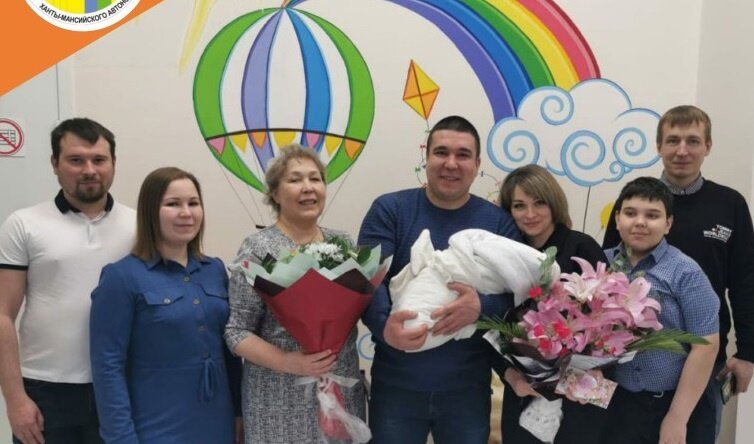    Семье Закировых из Пыть-Яха вручили медаль ордена «Родительсткая слава»