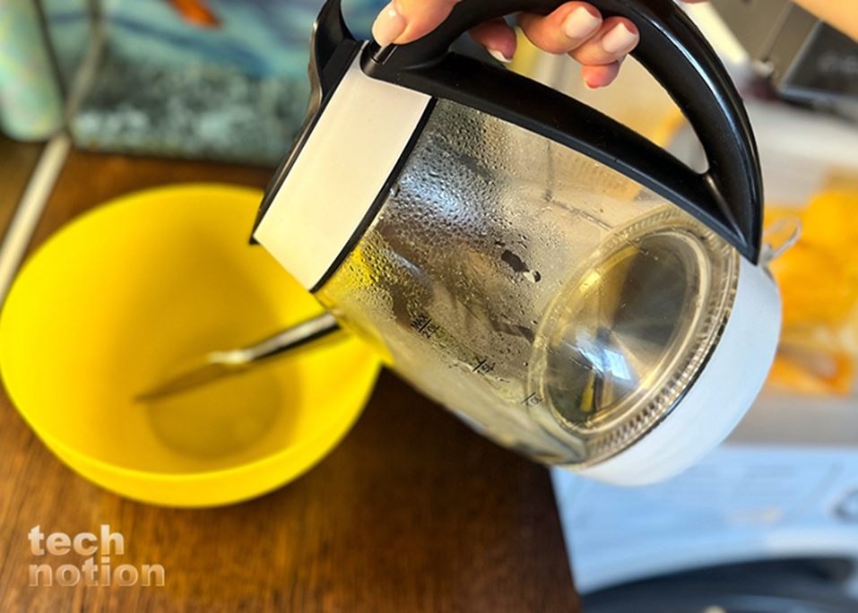 Чтобы ножи не тупились, не мойте их горячей водой / Изображение: дзен-канал technotion