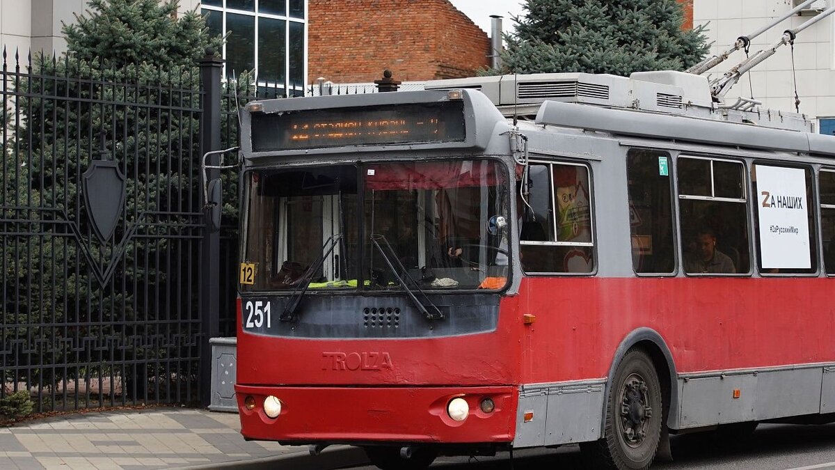    В Краснодаре к Радонице запустят дополнительные маршруты к кладбищам. Фото: телеканал «Краснодар»