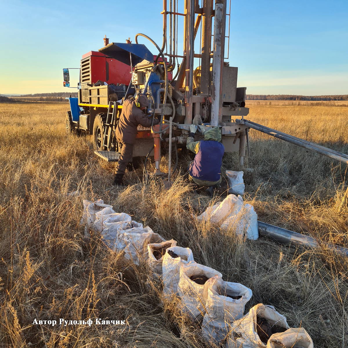 Буровая установка УРБ-2 на базе Урала. Разведка бурением. Фото автора. 
