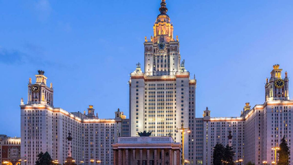    Политологи МГУ рассказали о тысячелетних ценностях России